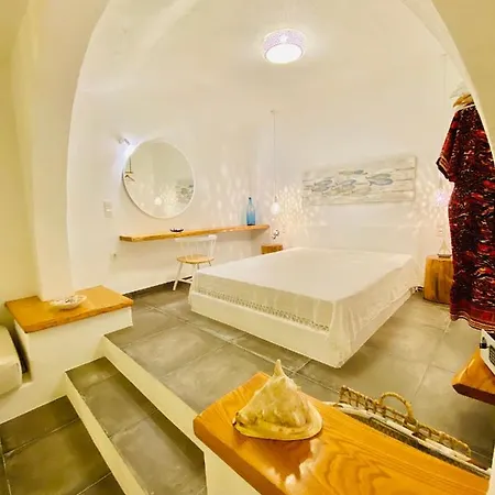Gorgeous Boathouse-milos-by Ageri-milos Location Fisherman Village Of Agios Konstantinos Apartment Pachaina